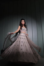 Load image into Gallery viewer, Izumi - Label Prerna Mehra