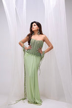 Load image into Gallery viewer, Evaris - Label Prerna Mehra
