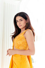 Load image into Gallery viewer, Tsuki - Label Prerna Mehra