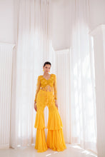 Load image into Gallery viewer, Kallos - Label Prerna Mehra