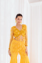 Load image into Gallery viewer, Kallos - Label Prerna Mehra