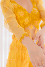 Load image into Gallery viewer, Kallos - Label Prerna Mehra