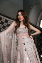 Load image into Gallery viewer, Izumi - Label Prerna Mehra