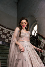 Load image into Gallery viewer, Izumi - Label Prerna Mehra