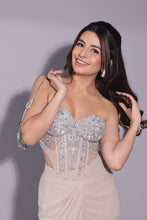 Load image into Gallery viewer, Iraah Silver - Label Prerna Mehra
