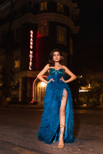 Load image into Gallery viewer, Paris - Label Prerna Mehra
