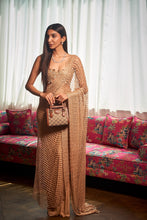 Load image into Gallery viewer, Zeyra - Juhi Godambe Jain in Label Prerna Mehra

