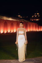 Load image into Gallery viewer, Amara - Juhi Godambe Jain in Label Prerna Mehra
