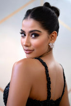 Load image into Gallery viewer, Ritika Khatnani in Label Prerna Mehra
