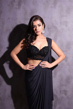 Load image into Gallery viewer, Sukhmani Gambhir in Label Prerna Mehra
