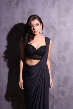 Load image into Gallery viewer, Sukhmani Gambhir in Label Prerna Mehra
